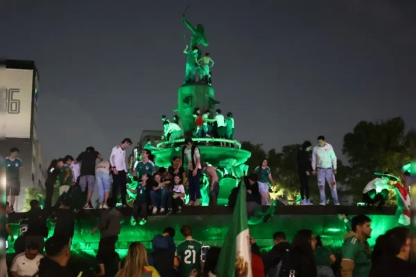 Morena exhorta a celebrar triunfos de la Selección sin excesos en el Ángel