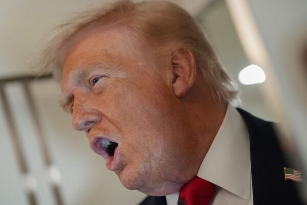 Estados Unidos bombardea objetivos en Irán tras ataque a helicóptero