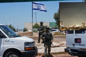 Ataque en Israel y bombardeo en Beirut desatan respuesta con misiles iraníes