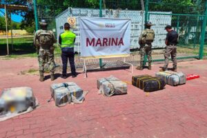 Asegura Semar 270 kilos de cocaína y detiene a dos migrantes en Manzanillo