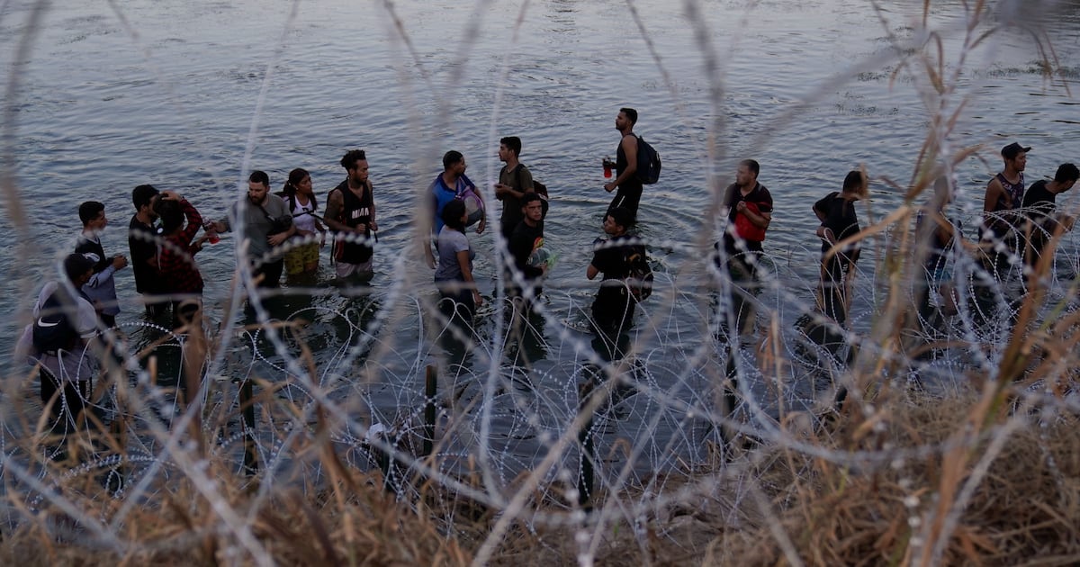 Mexicano se declara culpable en EE.UU. por traficar a miles de migrantes