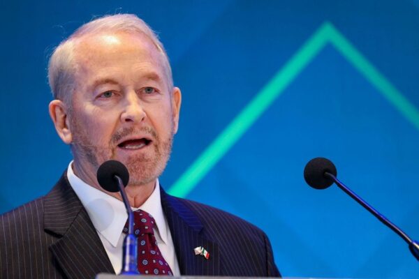 Sheinbaum pide al embajador de EE.UU. no intervenir en política interna mexicana