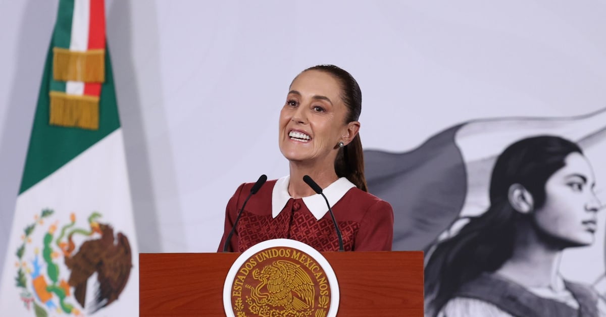 Claudia Sheinbaum inicia gira de trabajo por Colima con entrega de becas y colocación de primera piedra de hospital