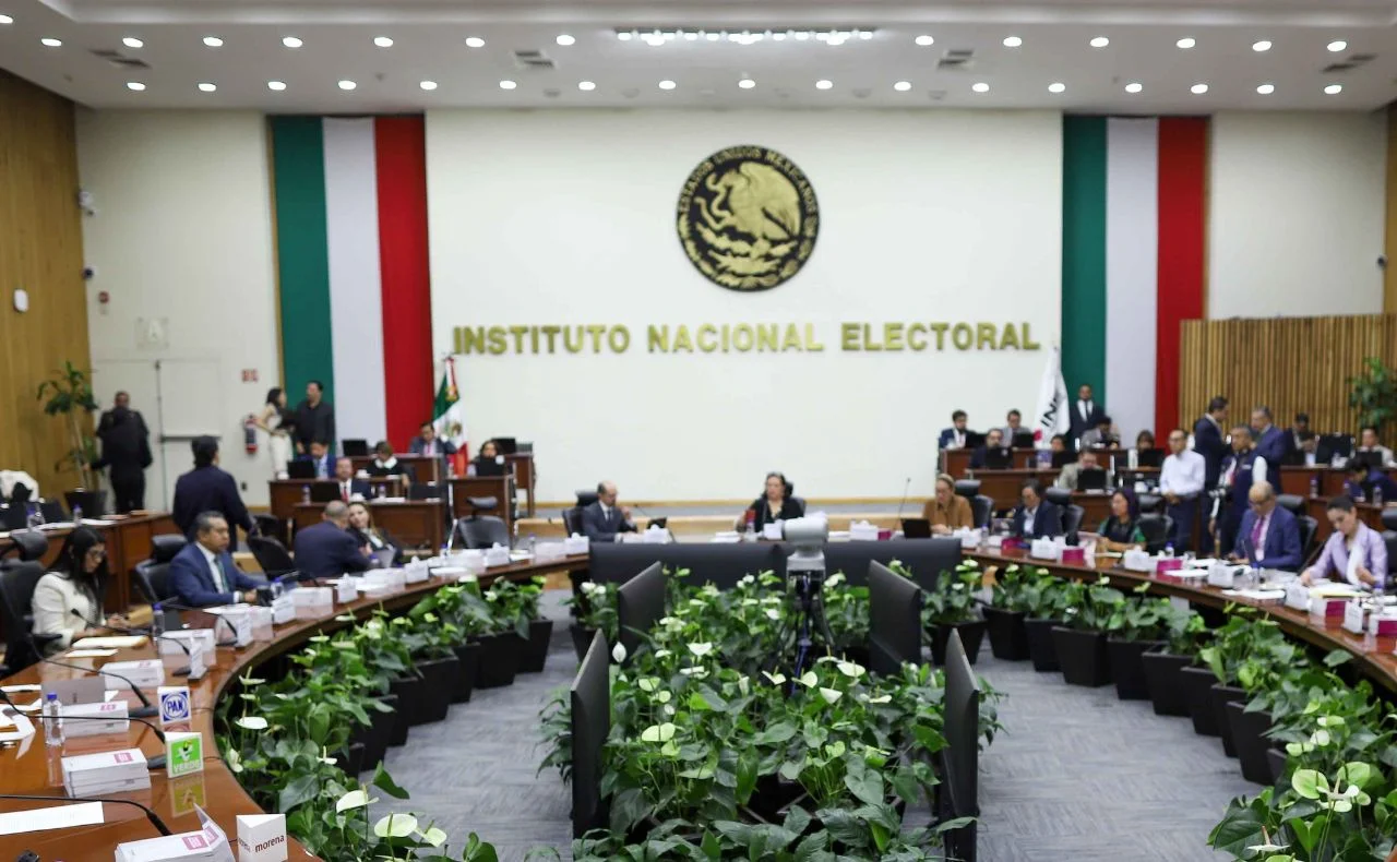 INE alista sanciones a organizaciones por simular afiliaciones y sobornar funcionarios