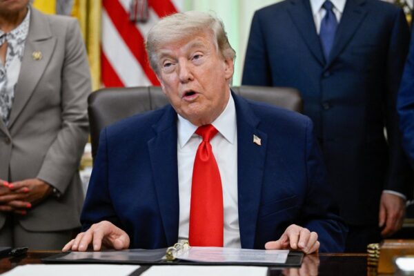 Trump cancela ataques a Irán tras anunciar un ‘gran acuerdo’ de paz