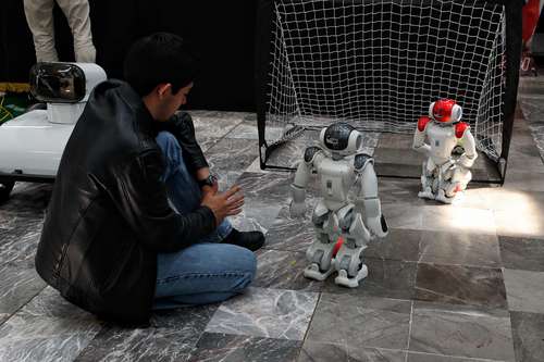 Realiza Secihti torneo de robótica FutBotMX en el IPN con 900 participantes