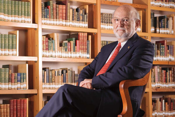 José Sarukhán ingresa a El Colegio Nacional como biólogo y ecólogo