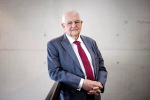 Martin Wolf advierte sobre el auge del autoritarismo y la crisis del capitalismo democrático