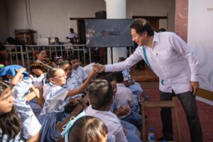 Destina SEP más de 2 mil 337 millones para equipamiento educativo en Oaxaca