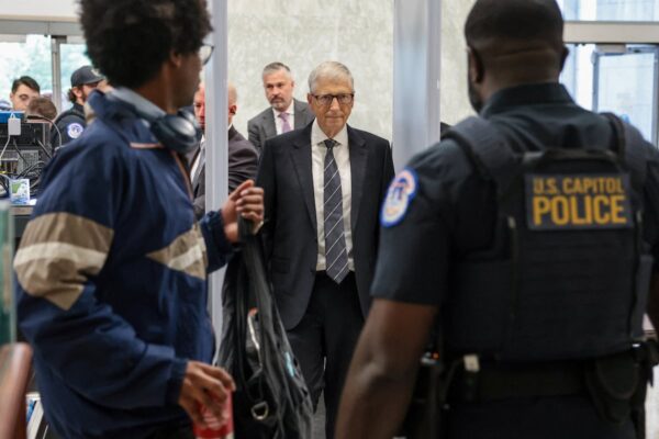 Bill Gates testifica ante el Congreso que desconocía los delitos de Epstein y niega haber visitado sus islas