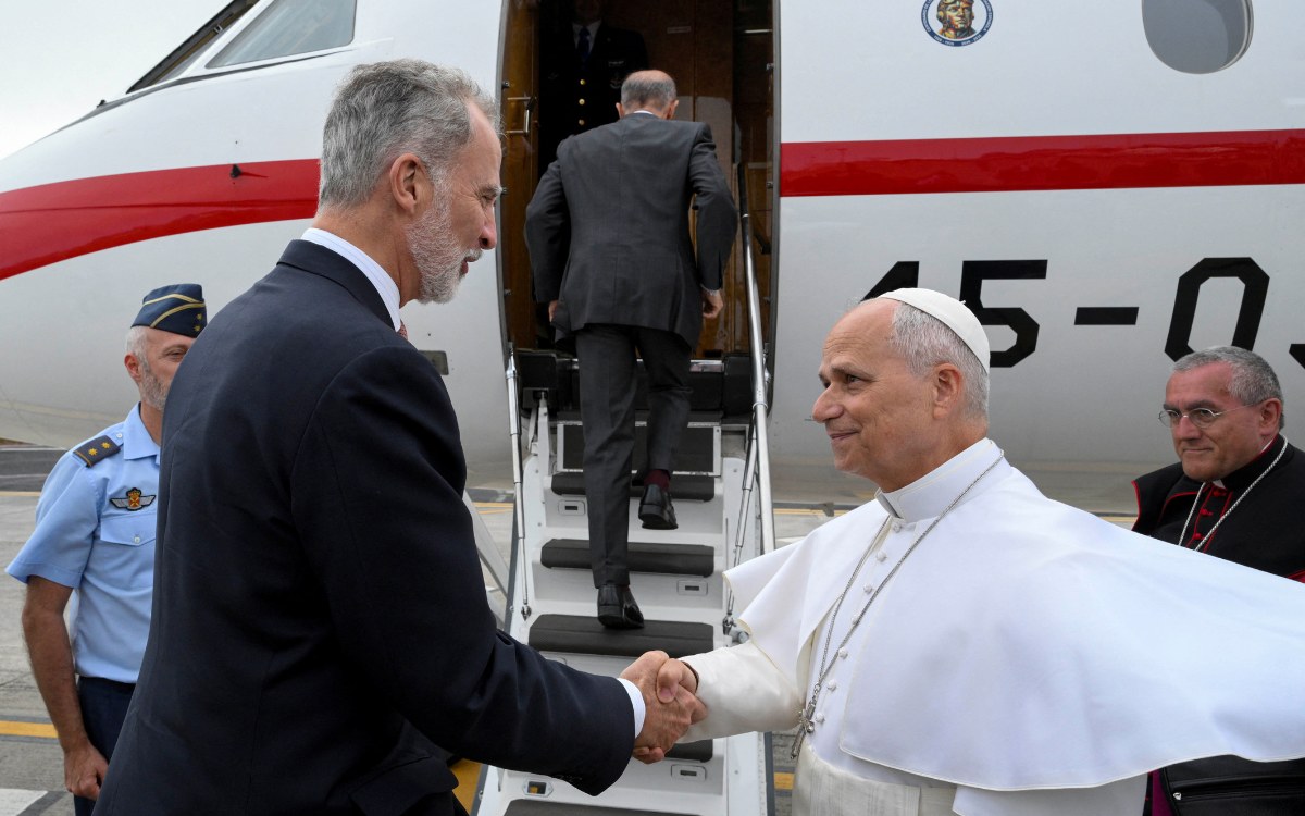 León XIV regresa a Roma en avión del Rey de España tras avería técnica en Tenerife
