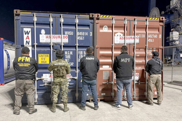 Reportan acribillamiento en Mexicali y señalan montaje de la FGR en aseguramiento de autos de lujo en Ensenada