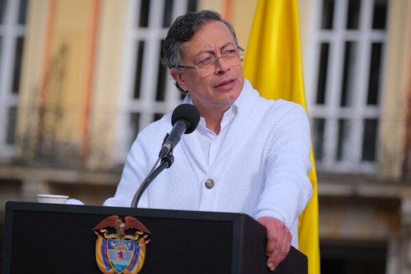 Derecha tradicional colombiana se une en apoyo a Abelardo de la Espriella para segunda vuelta
