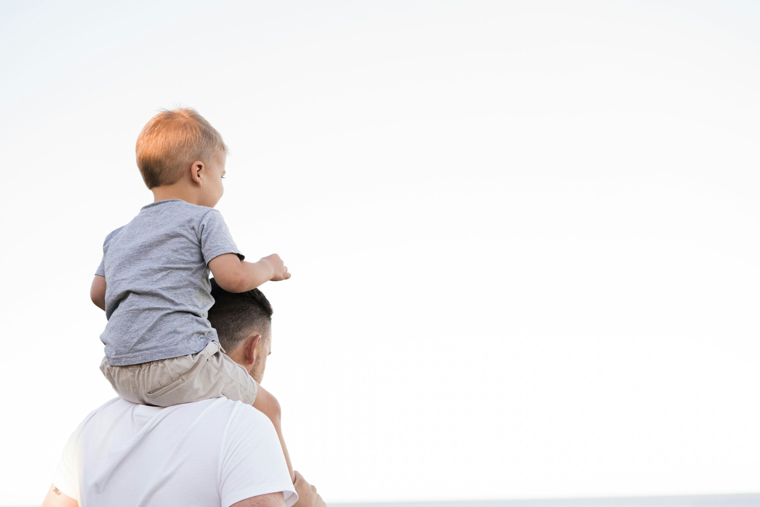 Reflexión poética define la paternidad como un oficio de esperanza y gratitud