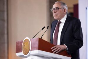 Secretario de Salud informa reducción de casos de dengue en México