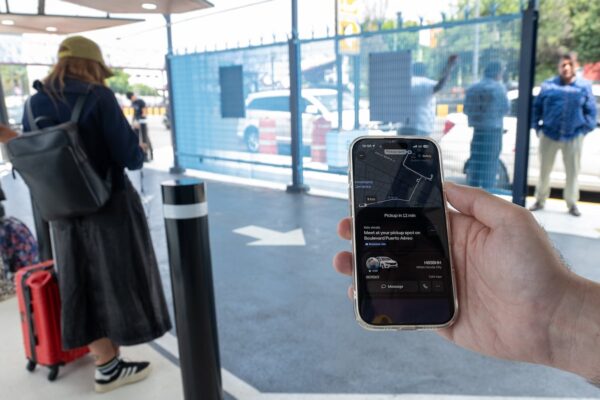 Conflicto entre taxis y aplicaciones se intensifica en el AICM previo al Mundial 2026