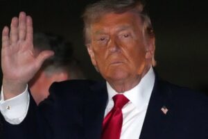 Trump anuncia respuesta militar contra Irán tras derribo de helicóptero Apache en el estrecho de Ormuz