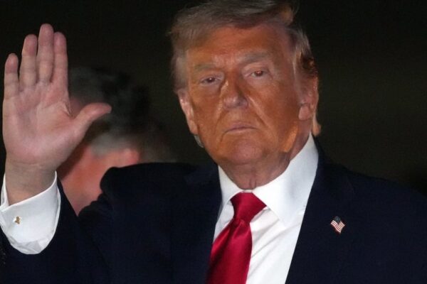 Trump anuncia respuesta militar contra Irán tras derribo de helicóptero Apache en el estrecho de Ormuz