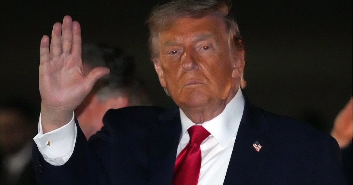 Trump anuncia respuesta militar contra Irán tras derribo de helicóptero Apache en el estrecho de Ormuz