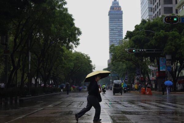Evoluciona Depresión Tropical Dos-E a tormenta tropical Boris; activan alertas en el Pacífico y CDMX