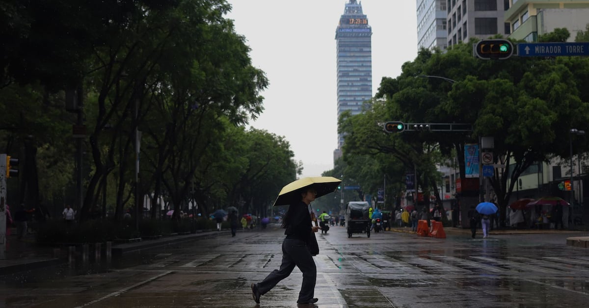 Evoluciona Depresión Tropical Dos-E a tormenta tropical Boris; activan alertas en el Pacífico y CDMX