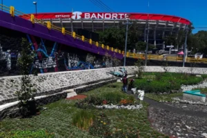 PAN amaga con denunciar penalmente a autoridades de CDMX por repinta de puentes peatonales