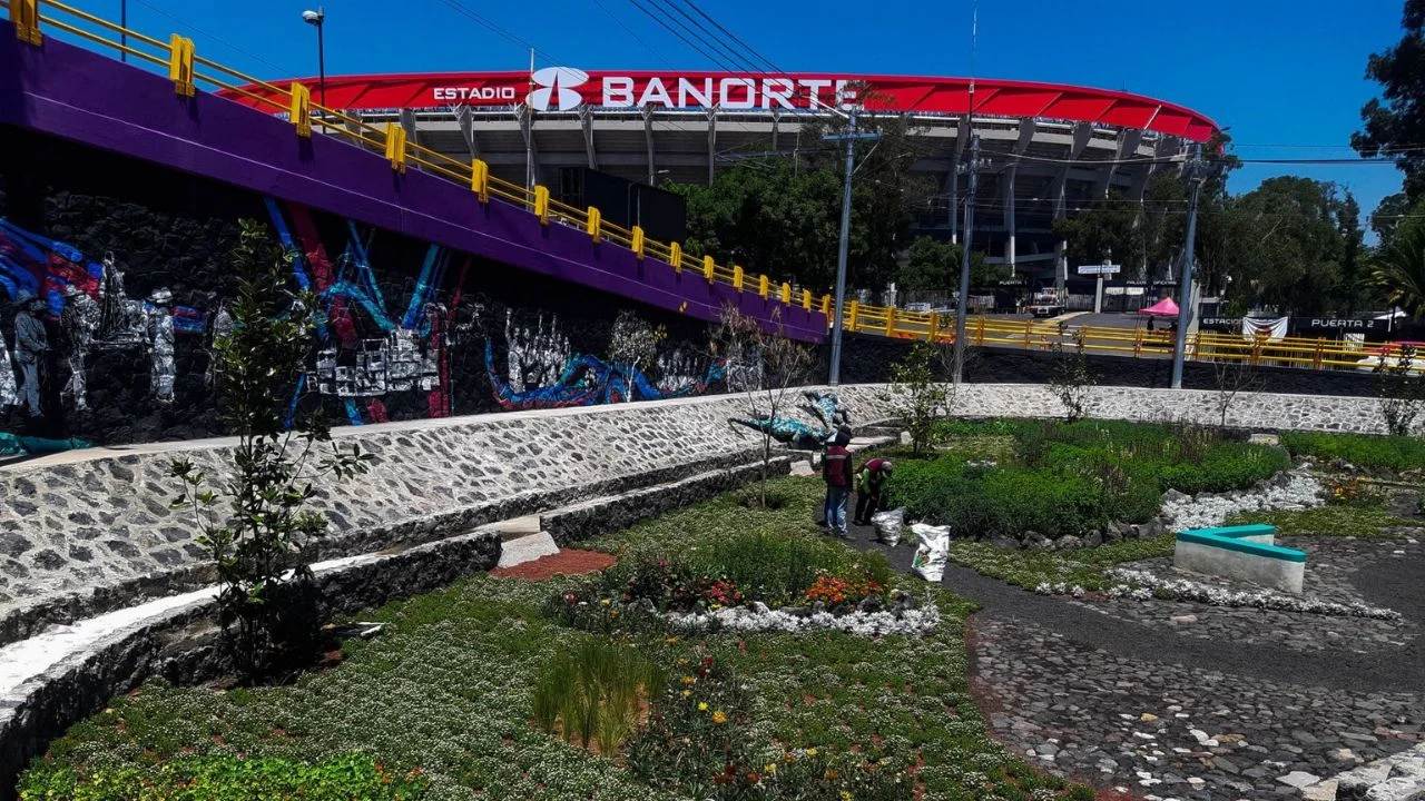 PAN amaga con denunciar penalmente a autoridades de CDMX por repinta de puentes peatonales