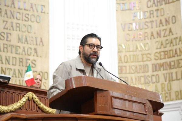 Presenta Royfid Torres iniciativa para ampliar licencia de paternidad en CDMX