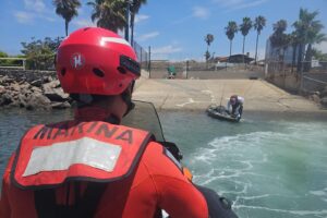 Marina rescata a kayakista a la deriva frente a Ensenada