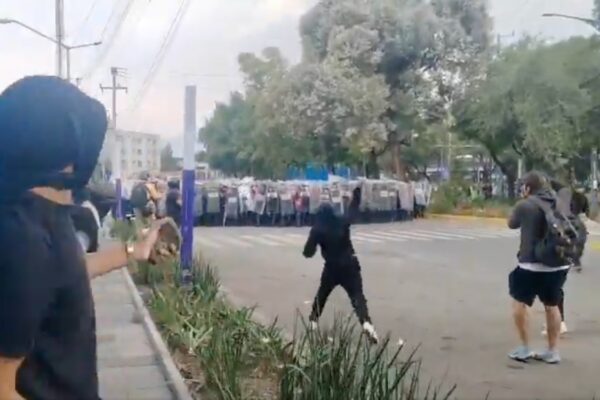 Enfrentamientos y operativos de seguridad durante la jornada inaugural