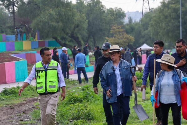 Rehabilita alcaldesa Azucena Cisneros parque y canchas en Ecatepec para el Mundial Social 2026