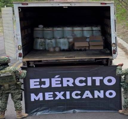 Aseguran 24 mil 400 litros de metanfetamina líquida en Los Mochis; es el segundo decomiso histórico