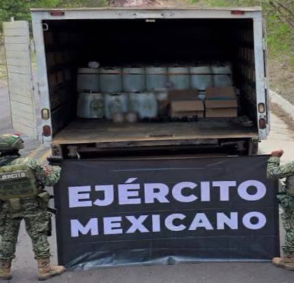Aseguran 24 mil 400 litros de metanfetamina líquida en Los Mochis; es el segundo decomiso histórico