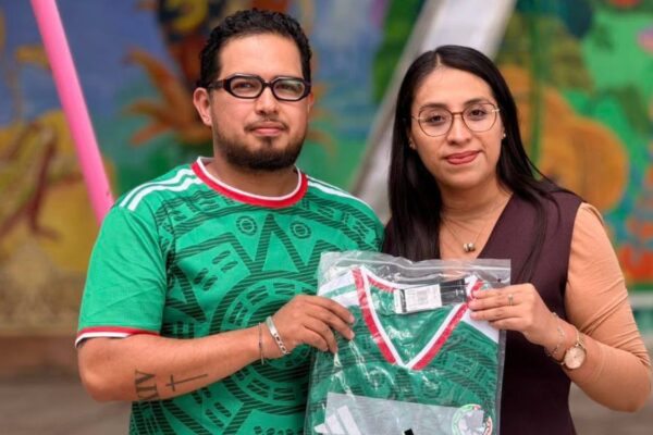 Alcaldesa de Tenancingo investigada por autosecuestro reaparece en actos públicos