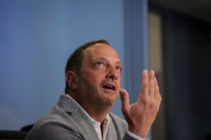 Declaran culpable de fraude de valores al inversor Andrew Left por manipular precios en redes sociales