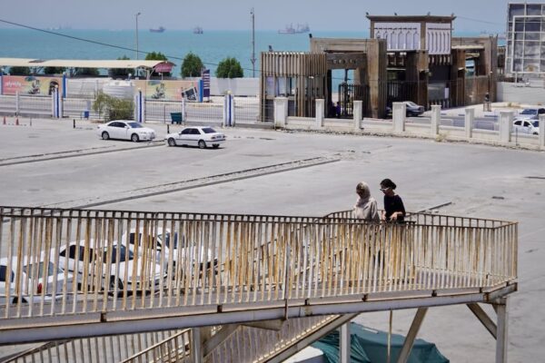 Trump amenaza con atacar Irán ‘muy duro’ y tomar el control de su infraestructura petrolera