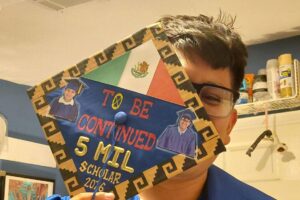 Hijo de migrantes mexicanos ingresa a 49 universidades de EE.UU. con becas por 5 millones de dólares