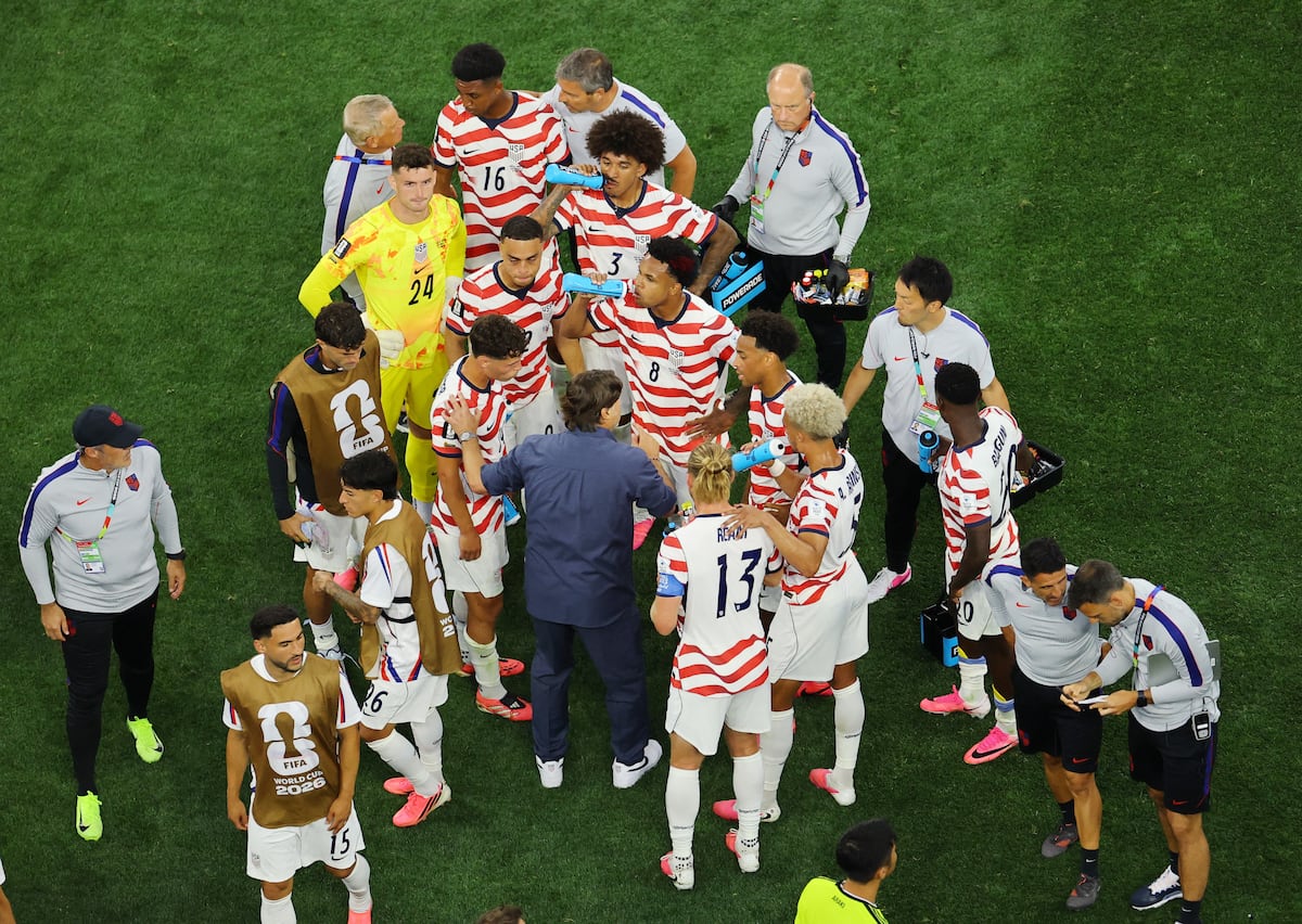 Críticas a las pausas de hidratación obligatorias en el Mundial 2026 por considerarse cortes comerciales