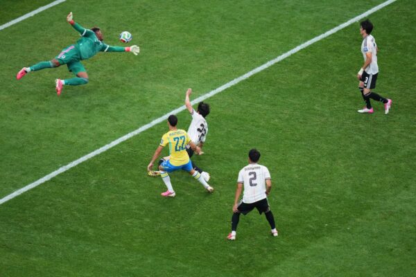 Brasil remonta 2-1 a Japón y avanza a octavos del Mundial 2026