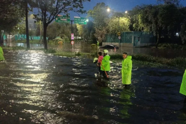 Lluvias inundan hospital del IMSS en Tlalpan y activan Alerta Roja en el sur de la CDMX