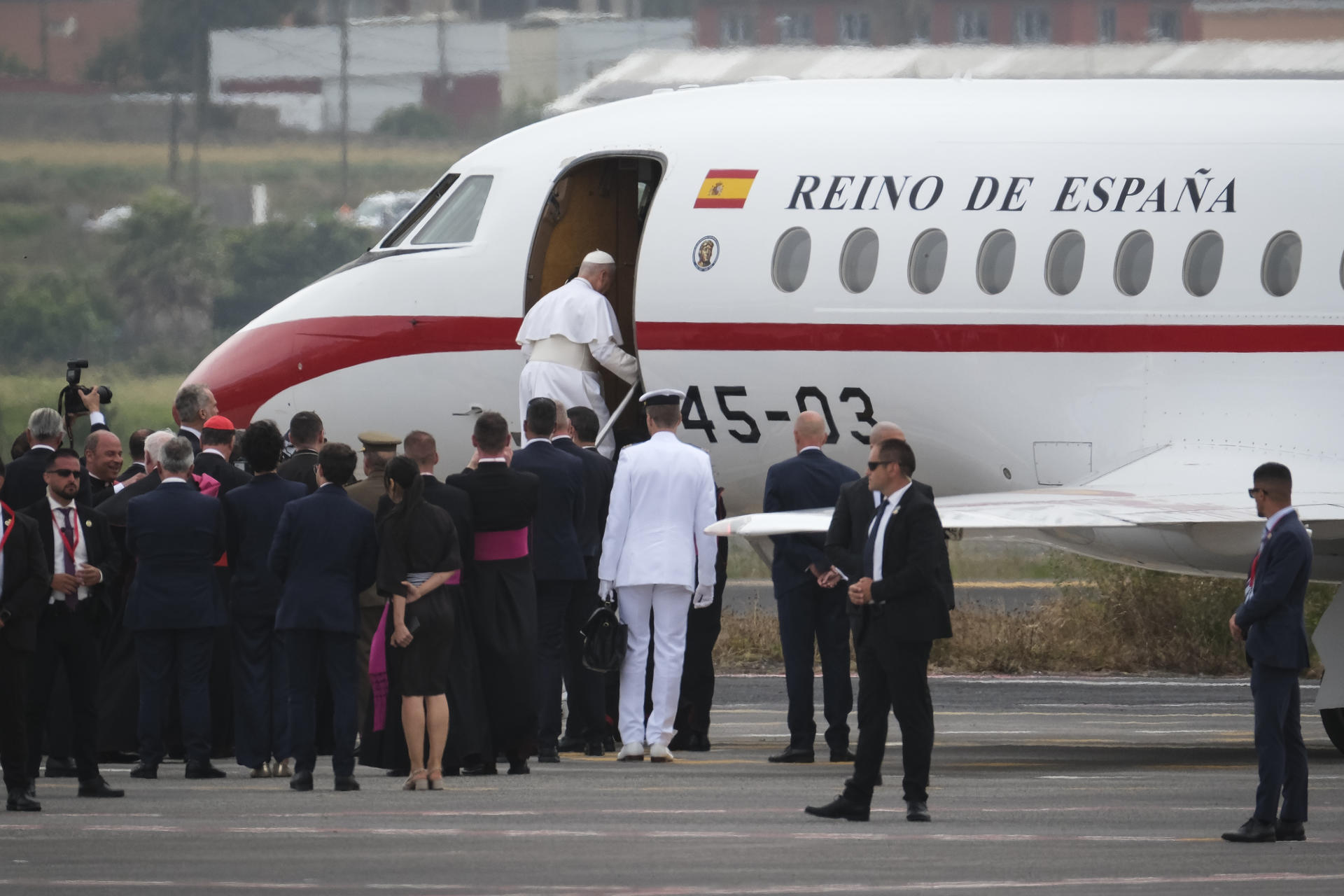 Papa León XIV regresa a Roma en avión militar español tras avería en Tenerife