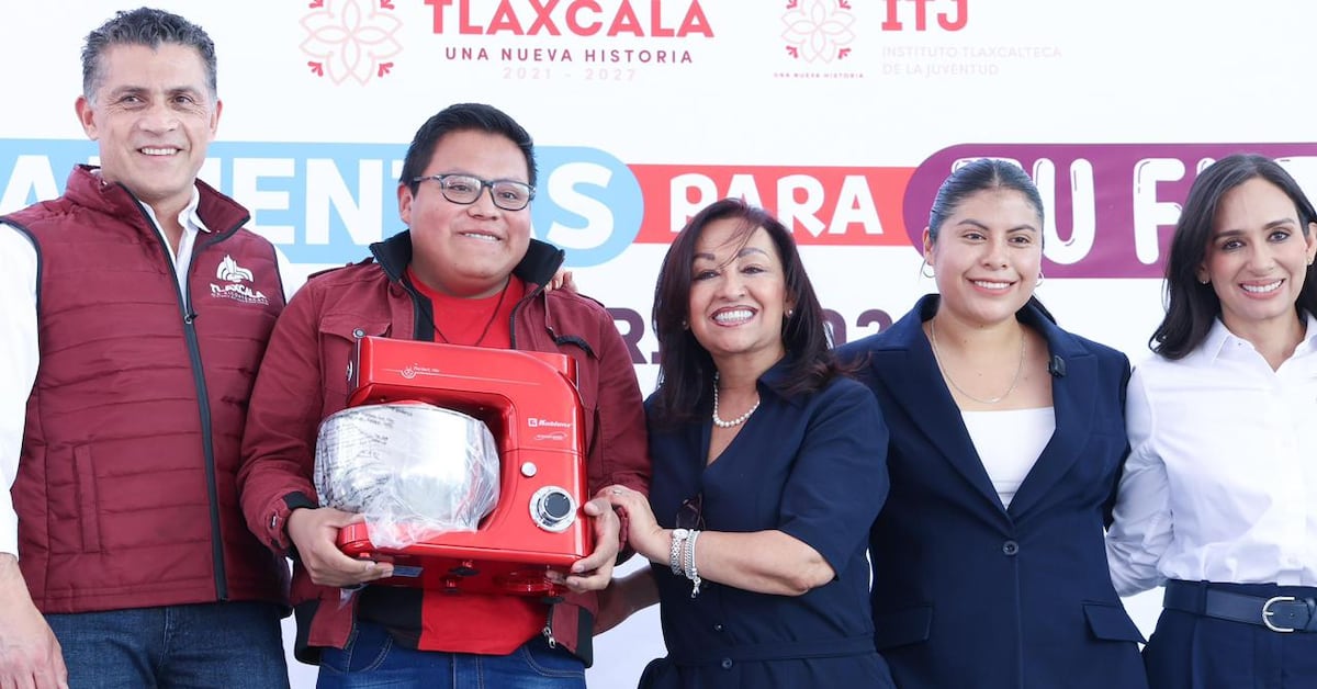 Entrega gobernadora de Tlaxcala apoyos del programa ‘Herramientas para tu Futuro 2026’ a 360 jóvenes