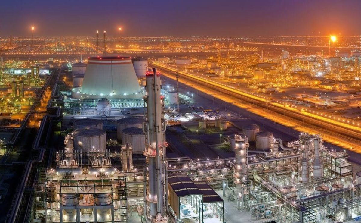 Se estrella helicóptero de Aramco en Ras Tanura y deja 14 muertos