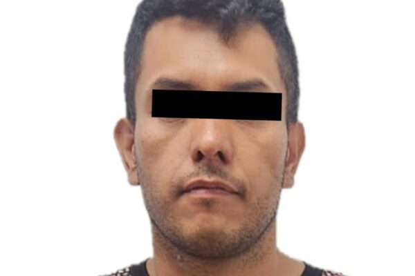Hombre se entrega tras retener a su familia en Tecámac; no hay heridos