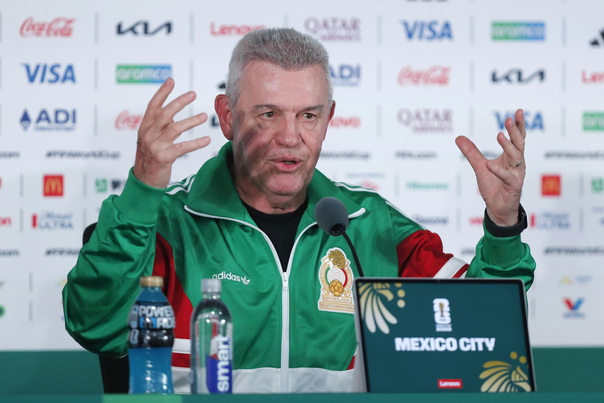 Javier Aguirre evalúa a Edson Álvarez para sustituir a César Montes ante Corea del Sur