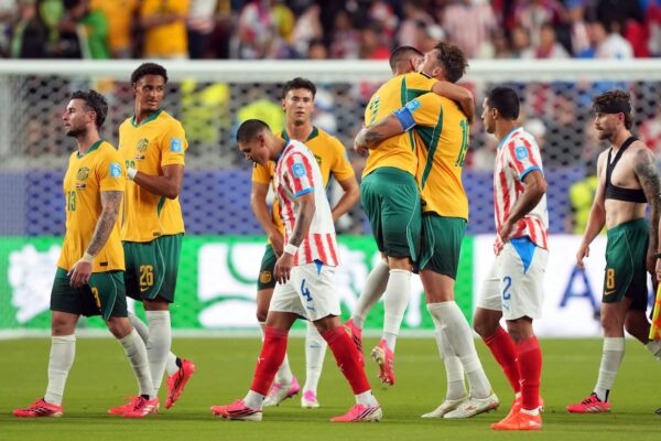 Ecuador vence a Alemania y clasifica; Paraguay empata y espera ser mejor tercero
