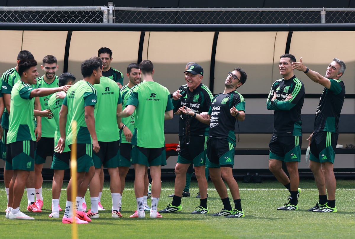 Selección mexicana entrena en el CAR bajo dirección de Aguirre y Márquez