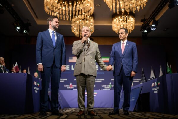 Negociaciones entre EE.UU. e Irán en Suiza continúan pese a amenazas de Trump