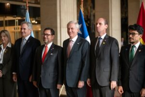 Cinco países sudamericanos firman acuerdo contra crimen organizado en Santiago