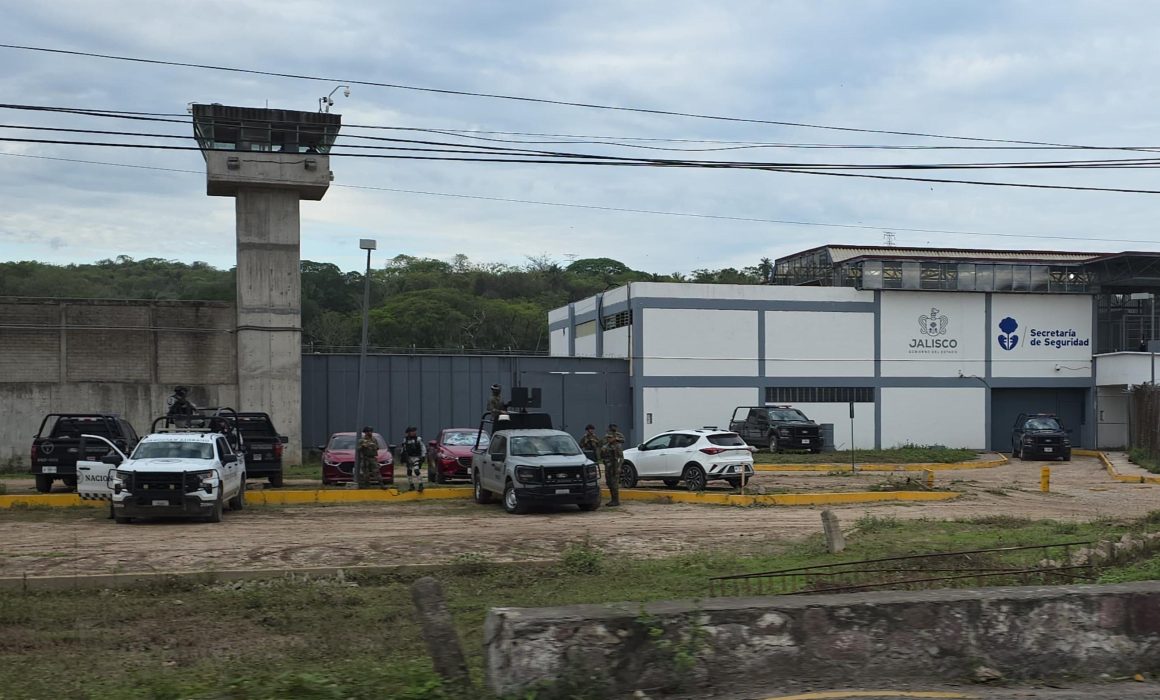 Realizan quinto operativo de seguridad en penal de Puerto Vallarta tras fuga de internos
